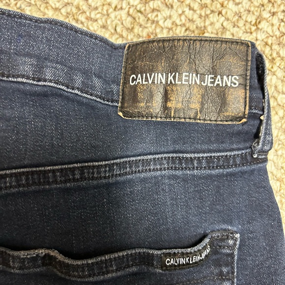 Calvin Klein Mens Athletic Fit Jeans 30 x 30. Model CKJ 056. - Picture 2 of 6